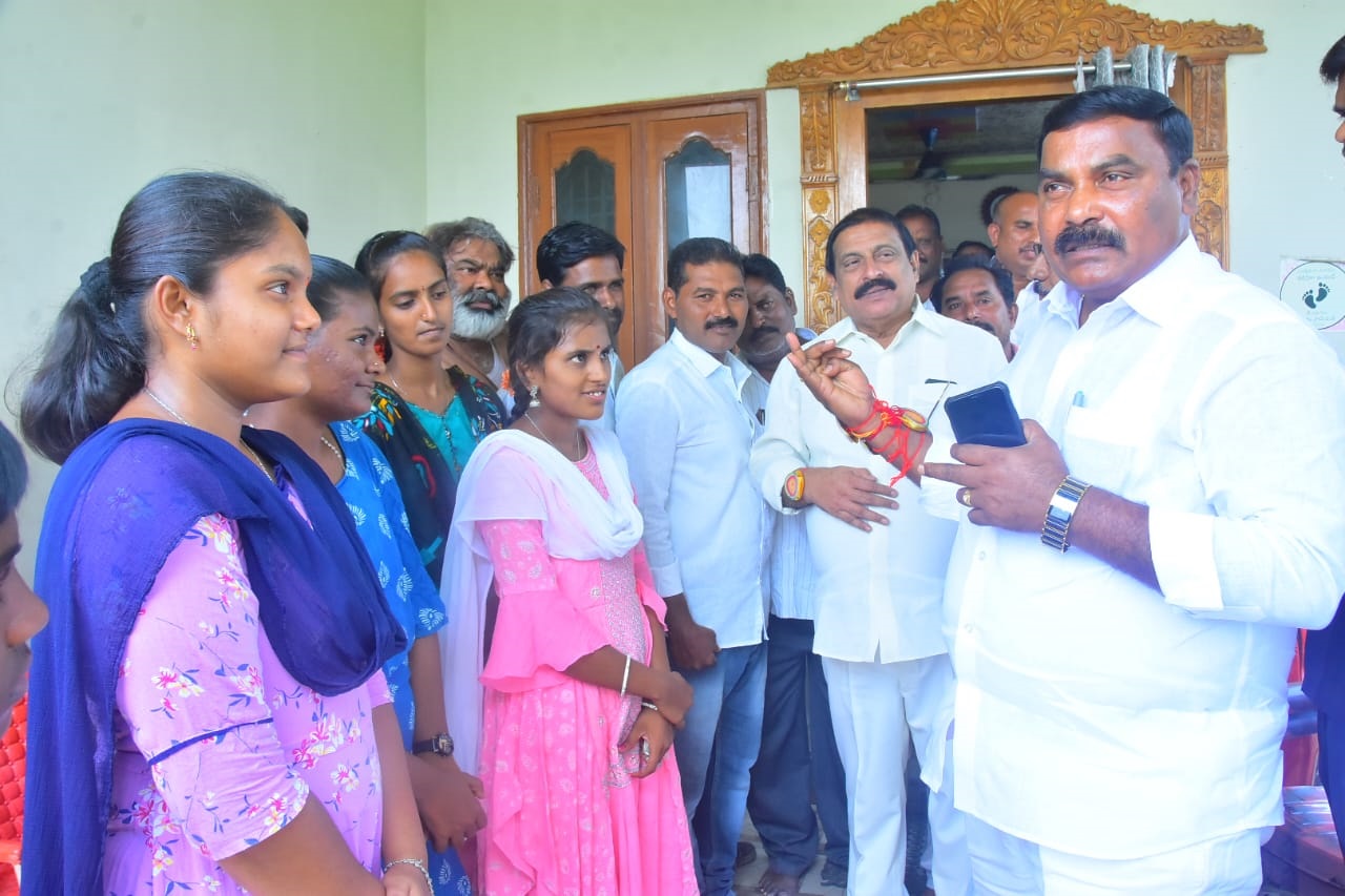 సాంఘిక సంక్షేమ శాఖ మంత్రి మేరుగ నాగార్జున