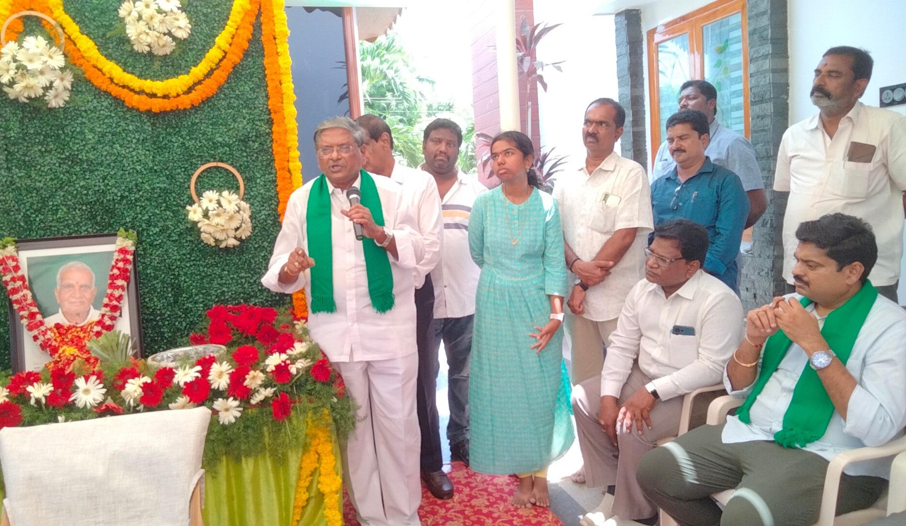 సూర్యనారాయణరాజు సేవలు మరువలేనివి