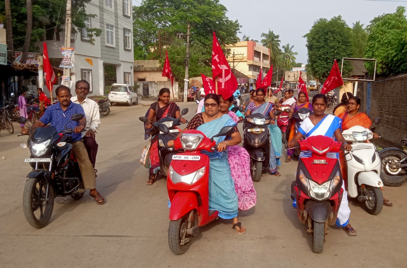 ఆచంటలో మోటార్‌ సైకిల్‌ ర్యాలీ