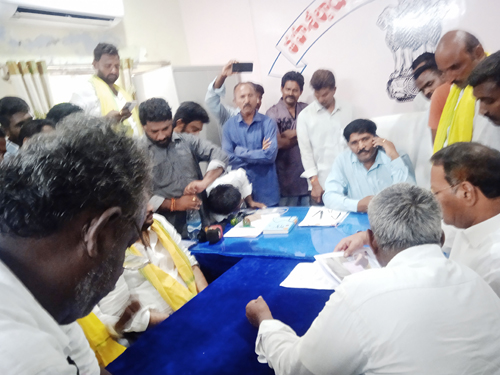 అక్రమ ఇసుక దందాపై చర్య తీసుకోవాలన్న మాజీ మంత్రి నక్కా ఆనందబాబు