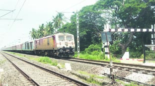 కుముదవల్లిలో నిలిచిన హటియ ఎక్స్‌ప్రెస్‌