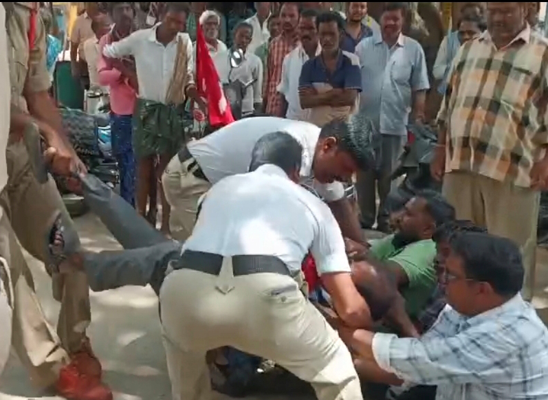 మున్సిపల్‌ కార్మికుల బైక్‌ ర్యాలీ అడ్డగింత, అరెస్టు