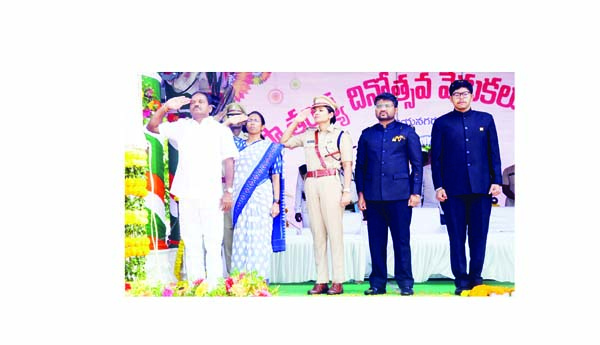 జిల్లా సర్వతోముఖాభివృద్ధికి కృషి