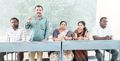 సమావేశంలో మాట్లాడుతున్న సిఐటియు జిల్లా ప్రధాన కార్యదర్శి ఎ. రామాంజులు