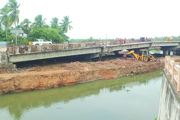 కాకినాడకు పొంచిన వరద ముంపు