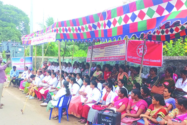 ఒత్తిళ్ల నడుమ హెల్త్‌ సెక్రటరీలు