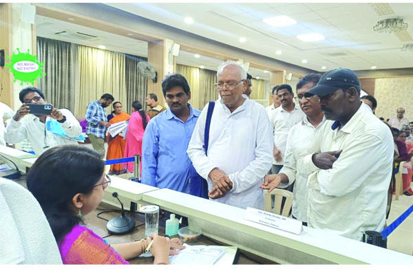 దళితుల శ్మశానాల సమస్యలపై వినతి