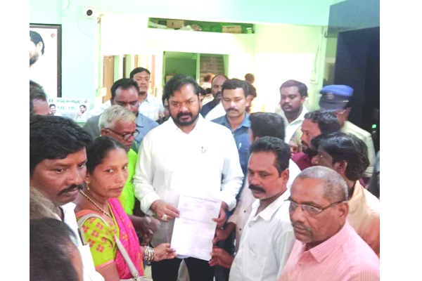 సంక్షేమ నిధులేవి జగనన్నా..?