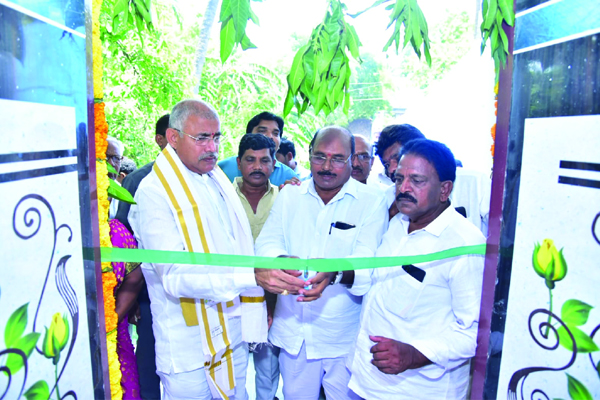 సచివాలయ వ్యవస్థ ద్వారా పాలన చేరువ