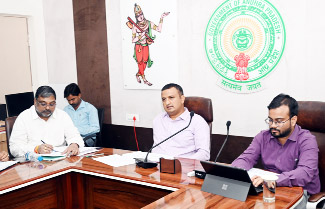 భూసేకరణ పనులు వేగవంతం చేయాలి : కలెక్టర్‌ 