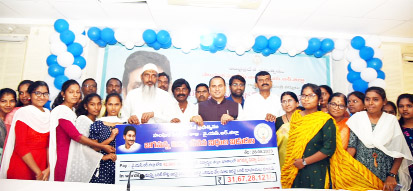 విద్యతోనే సమాజాభివద్ధి : కలెక్టర్‌