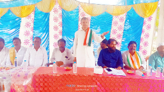 సమావేశంలో మాట్లాడుతున్న ఎన్‌.తులసిరెడ్డి