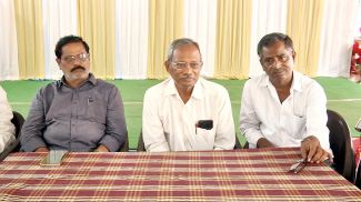 మాట్లాడుతున్న సిపిఎం నాయకులు నారాయణ