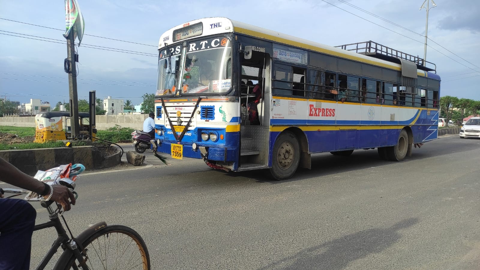 అద్దె బస్సులతో ఆర్‌టిసి కుదేలు