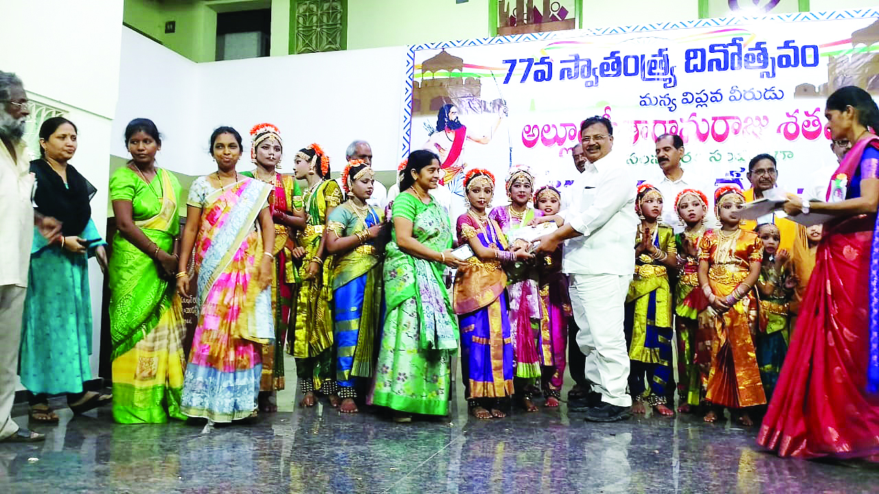 ఆదర్శప్రాయులు.. స్వాతంత్ర సమరయోధులు