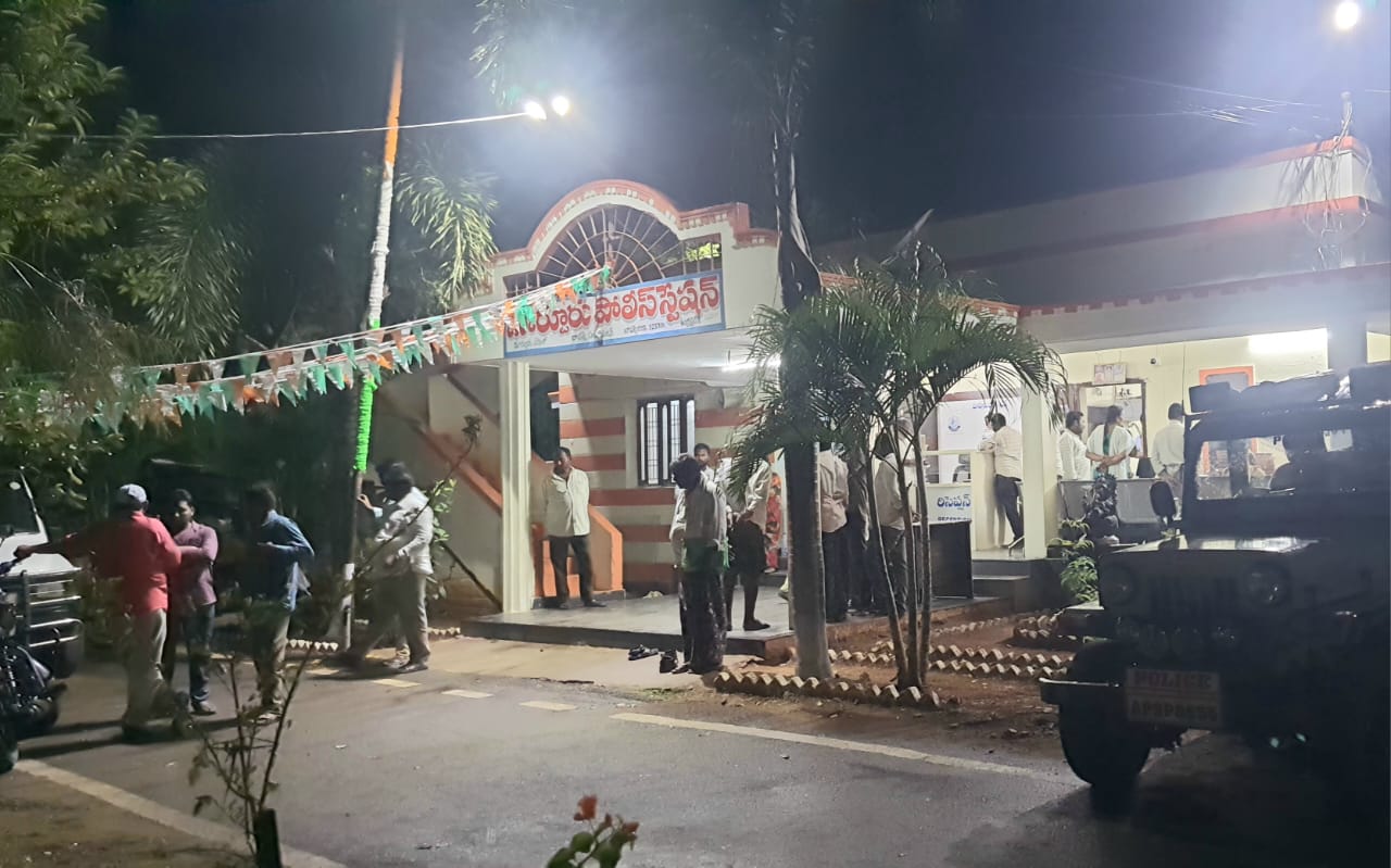 ఆరెంజ్ ట్రావెల్స్ బస్సులో డ్రగ్స్