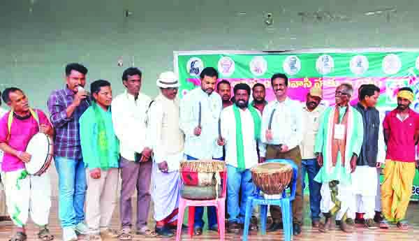 ఘనంగా ఆదివాసీ సంబరాలు ప్రారంభం