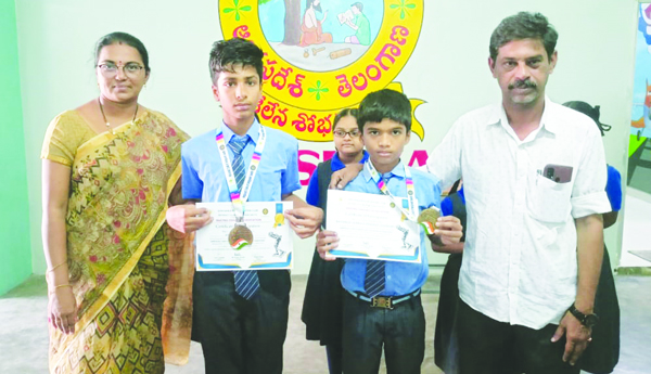 స్కేటింగ్‌లో విద్యార్థులకు బంగారు పతకం