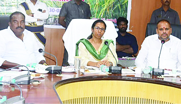 వర్షాభావ పరిస్థితులకు అనుగుణంగా పంటలు