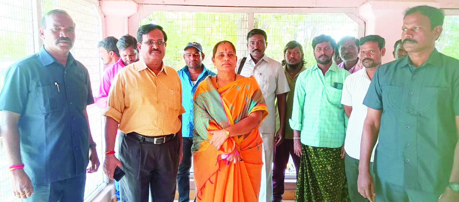 ఆలూరు గెస్ట్‌హౌస్‌లో ఉన్న బొజ్జమ్మ, రామచంద్ర నాయుడు