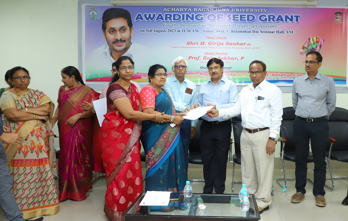 వర్సిటీ ప్రొఫెసర్లకు సీడ్‌ గ్రాంట్‌