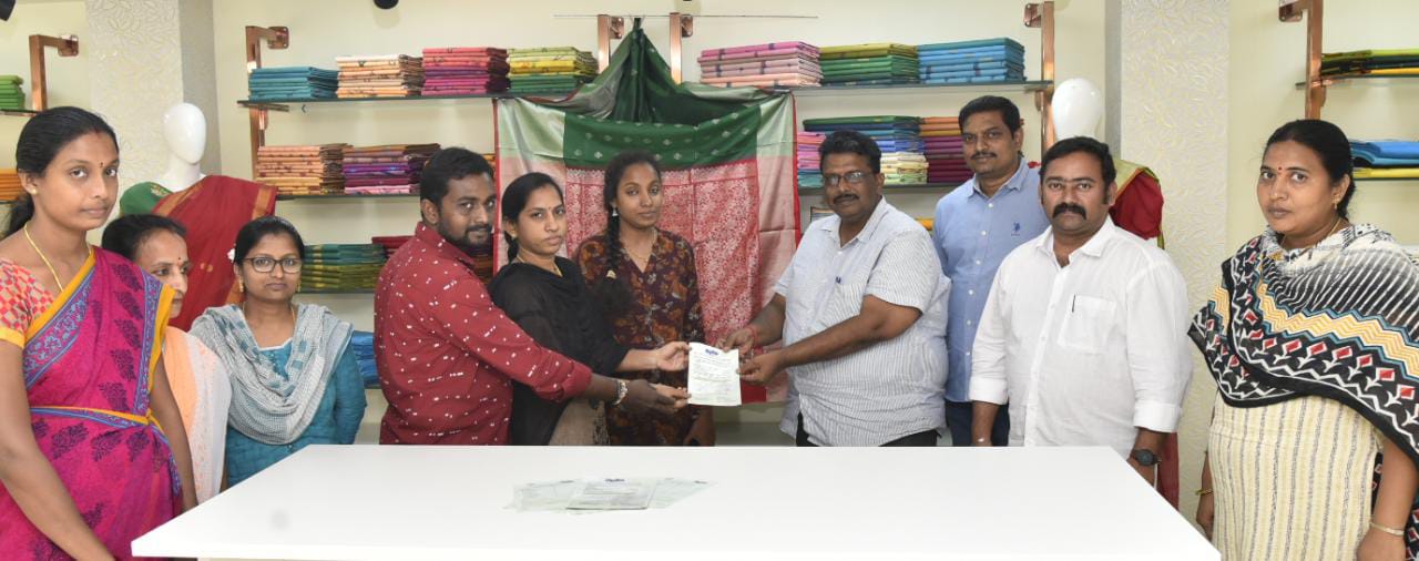 ఆప్కోలో నెలవారీ పొదుపు పథకం ప్రారంభం