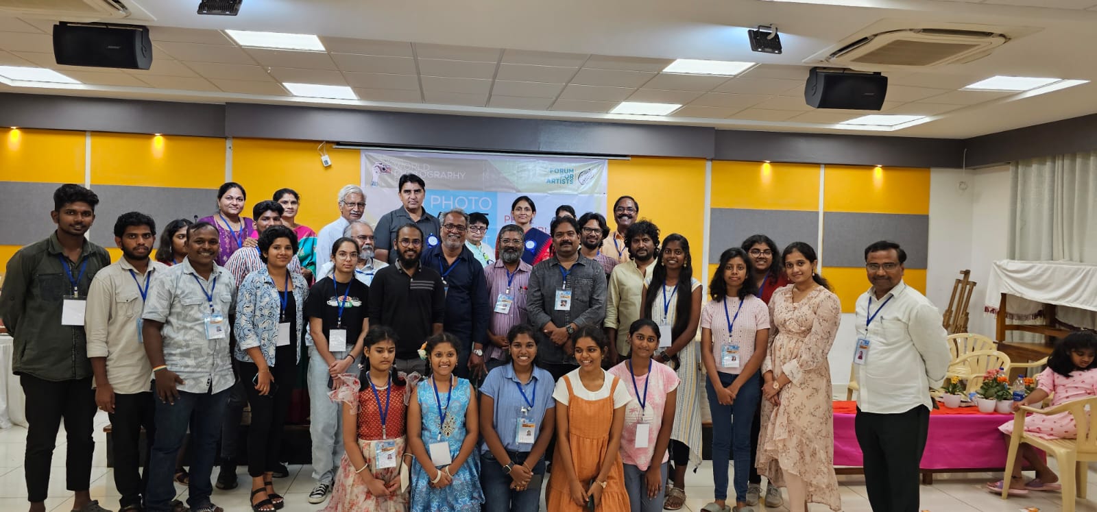 ఆలోచింప చేసిన మొబైల్‌ ఫొటోగ్రఫీ ఎగ్జిబిషన్‌