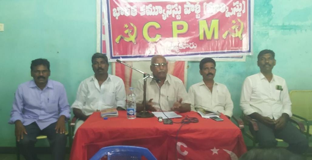 మాట్లాడుతున్న సిపిఎం జిల్లా కార్యదర్శి టి రమేష్‌ కుమార్‌