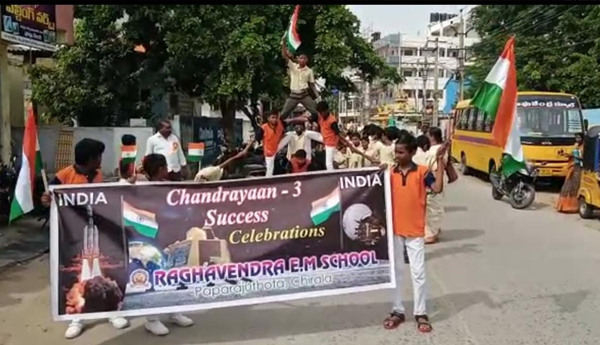 /Students-rally-on-the-occasion-of-success-of-Chandrayaan-3
