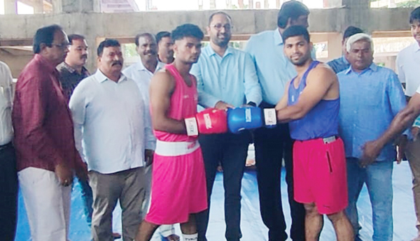 బాక్సింగ్‌ రింగ్‌ పోటీలు ప్రారంభం