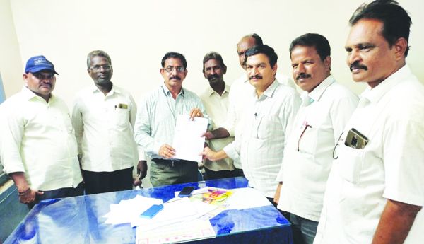 పని సర్దుబాటు రద్దు చేయాలని ఫ్యాప్టో ధర్నా