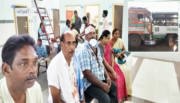 Lorry-collided-with-RTC-bus-20-passengers-injured