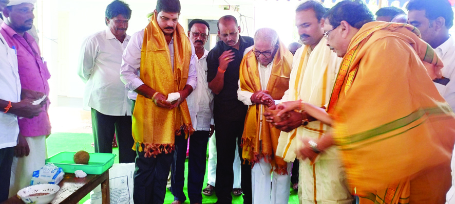 తహశీల్దార్‌ కార్యాలయం అదనపు గదుల నిర్మాణానికి శంకుస్థాపన