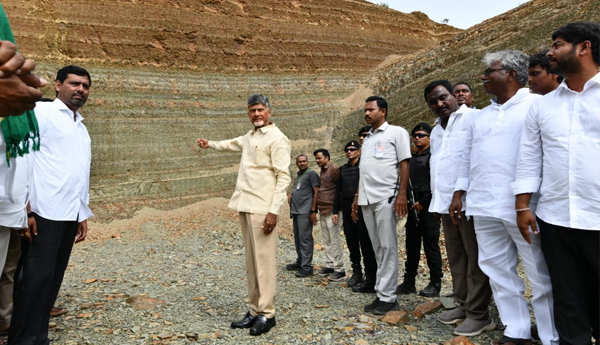 /Another-robbery-by-CM-Jagan-in-the-name-of-new-projects-Chandrababu