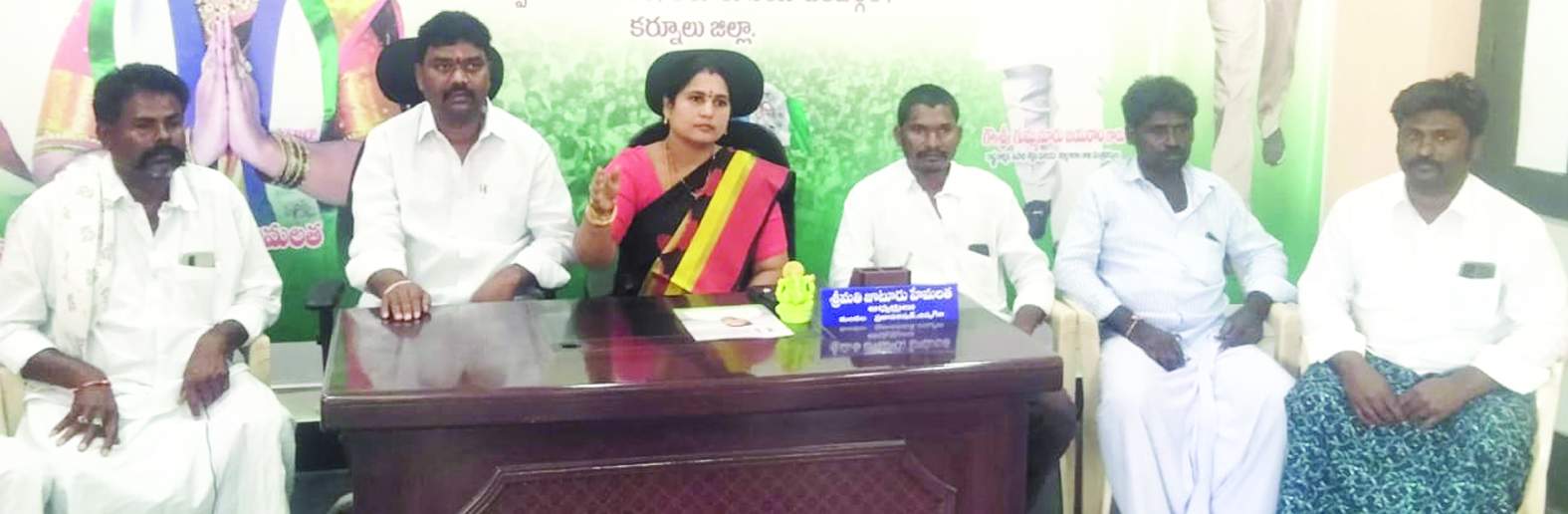 మాట్లాడుతున్న ఎంపిపి జూటూరు హేమలత మారయ్య