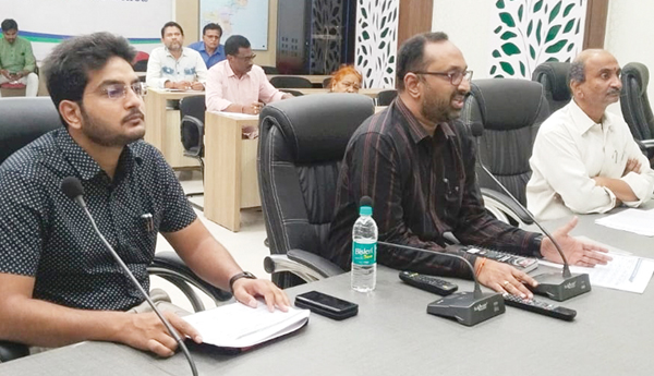 ఓటర్ల సర్వేపై కలెక్టర్‌కు అభినందన