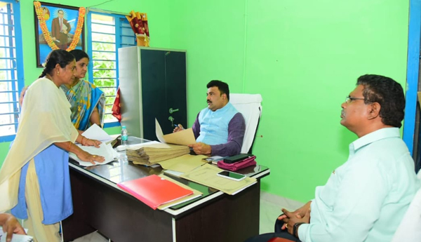 /The-Collector-examined-the-voters-list-survey