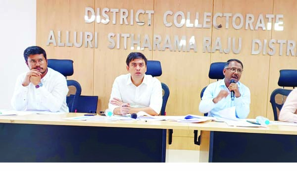 పిల్లలను బడిలో చేర్పించాలి