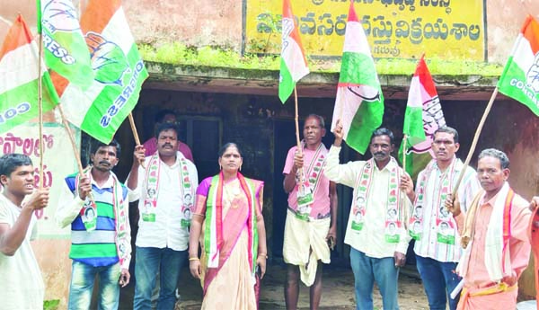 కాంగ్రెస్‌ నేతల ఆందోళన