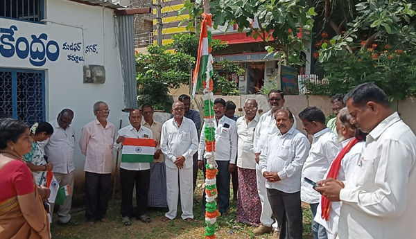 /Struggle-till-the-fruits-of-freedom-are-given-to-all-the-people-of-the-country-CPM