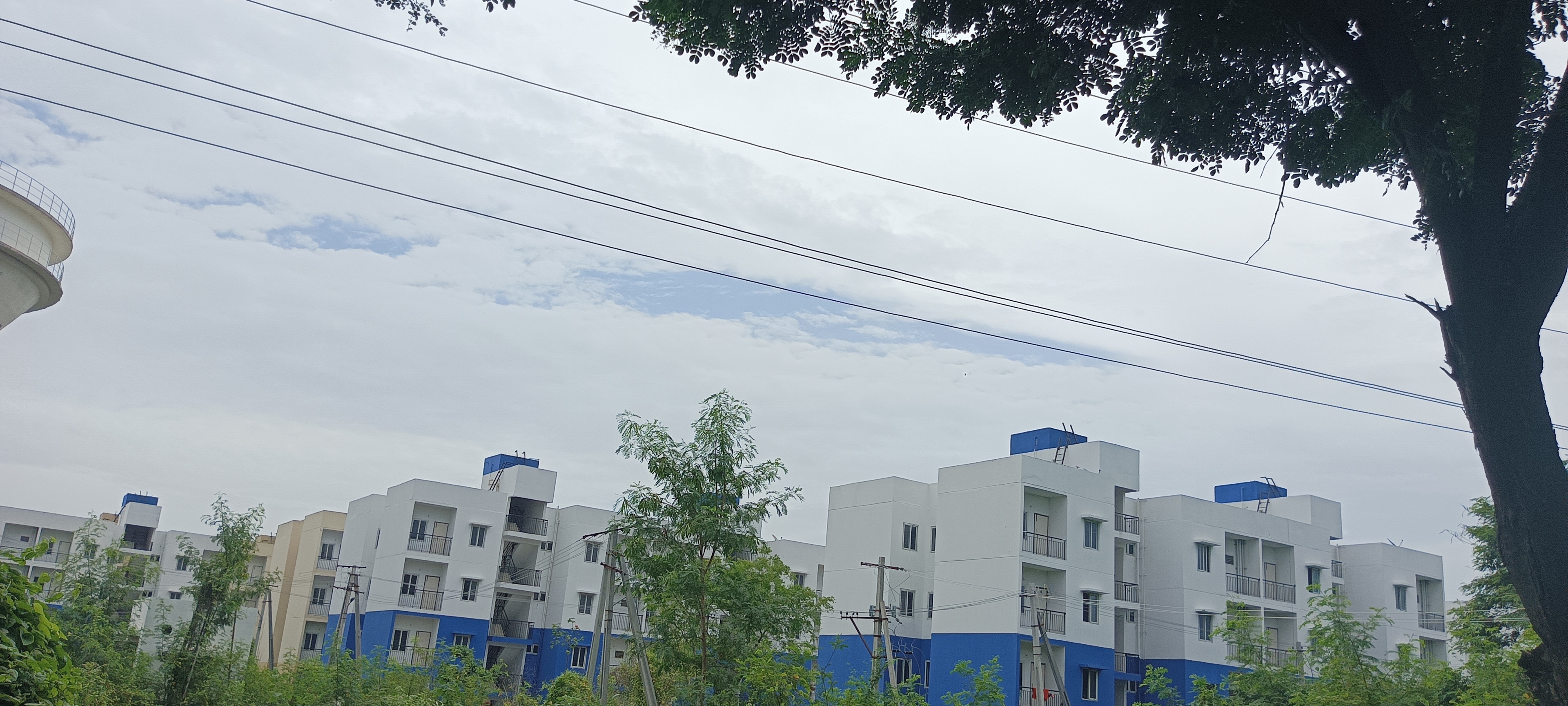 ఊరు దూరం.. ఆర్థిక భారం..