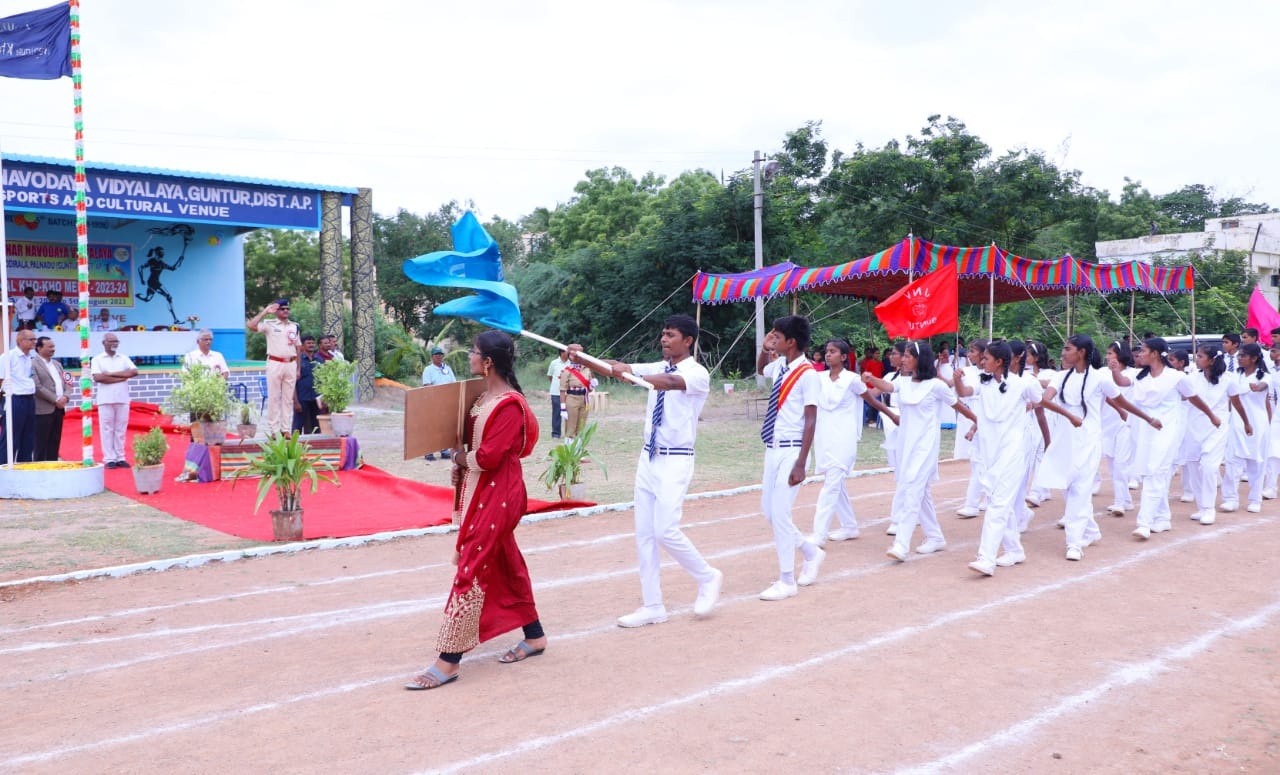 పరిస్థితులను ఎదుర్కోవడాన్ని క్రీడలు నేర్పుతాయి