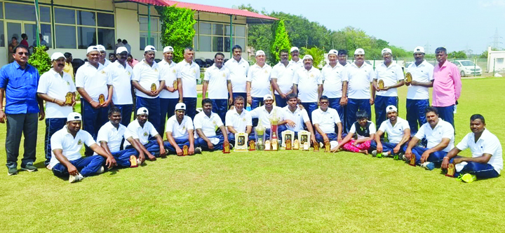క్రికెట్‌ విజేత 'నెల్లూరు రాయల్స్‌'
