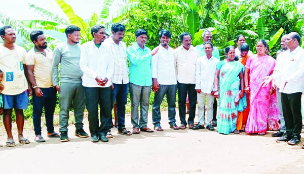 అంతర్జాతీయ క్రికెటర్‌ రవణి ఇంట సంబరాలు