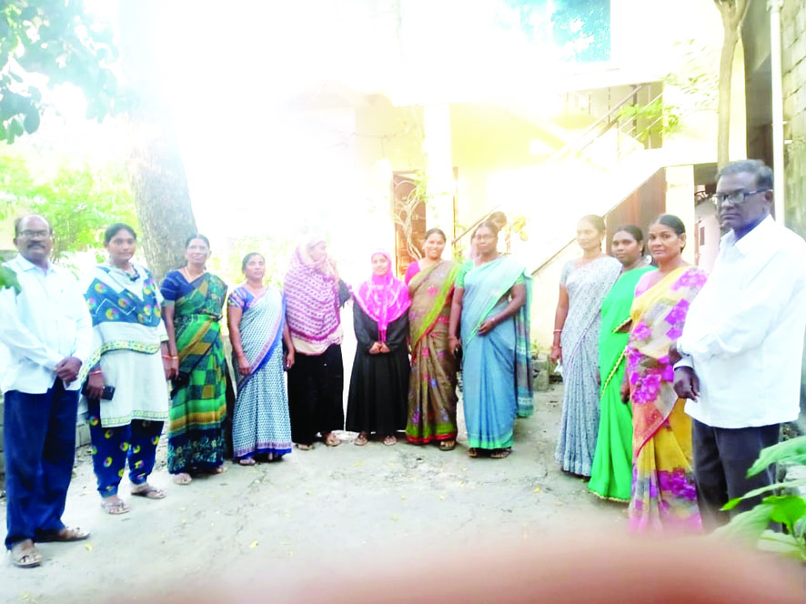 అంగన్వాడీలకు ఇచ్చిన హామీలు అమలు చేయండి