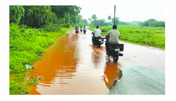 డెంకాడలో కుండపోత వర్షం