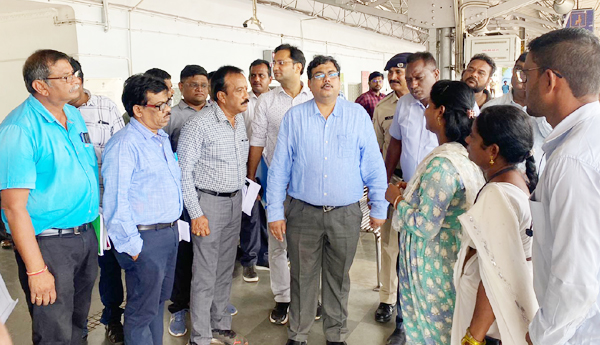 రైల్వేస్టేషన్లలో పరిశుభ్రతకు ప్రాధాన్యం