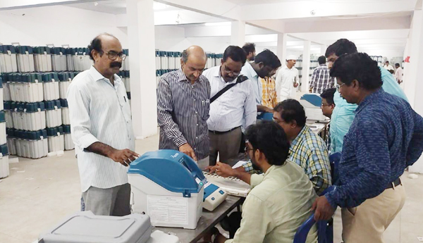 ఓటింగ్‌ యంత్రాల పనితీరు పరిశీలన