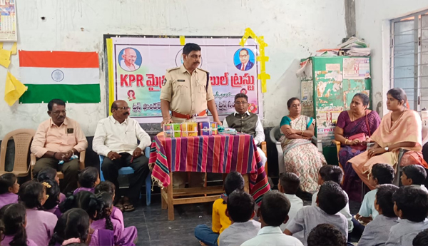 Moral-values-​​should-be-developed-from-the-student-stage-DSP