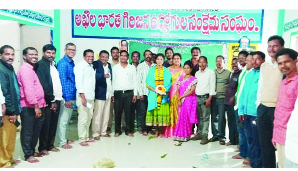 గ్రూప్‌ 1 విజేత జీవనకు ఘన సత్కారం